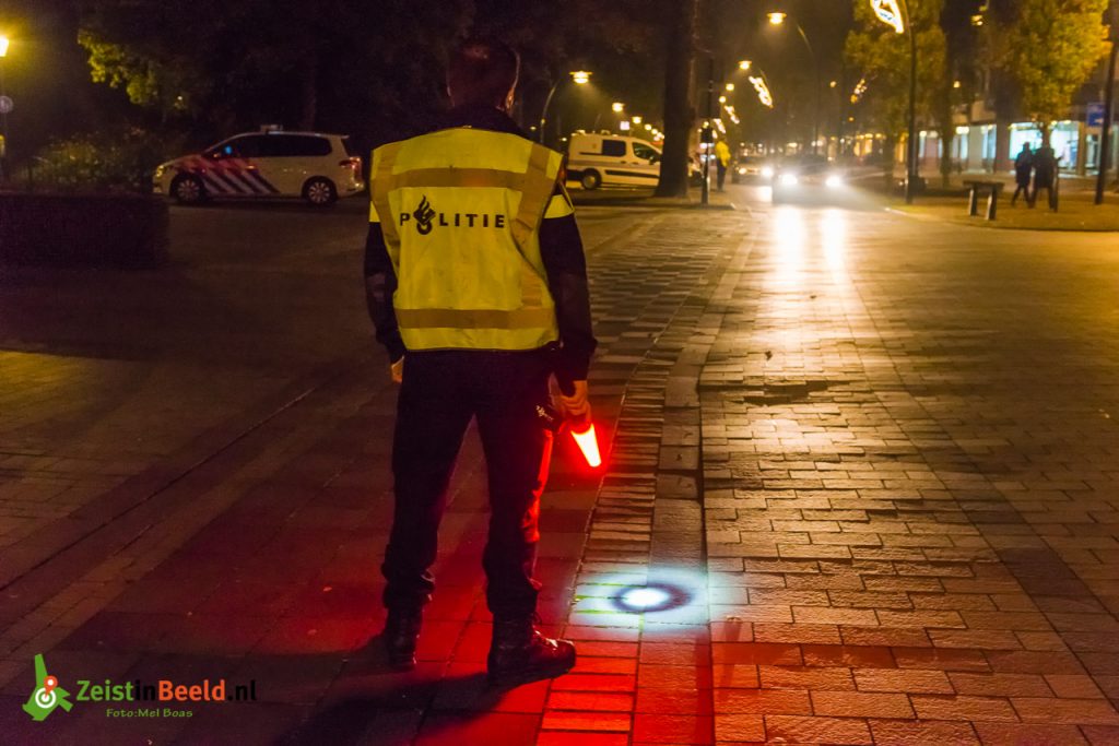 Geen bon maar lampjes. 'Daar kan je mee thuiskomen’ 2 OOZ verlichtingscontrole fiets politie 171103 M1B0899 Zeist Mel Boas